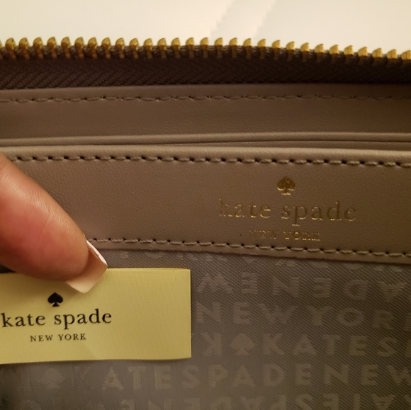 Kate Spade zipper wallet - Picture 3 of 3